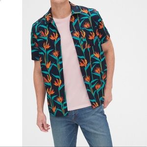 NWT GAP Camp Collar Poplin Button Down